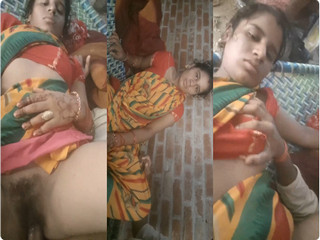 Desi Vlg Bhabhi Romance and Fucking