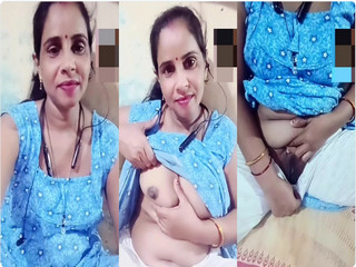 Desi Riya Bhabhi Showing On Video Call
