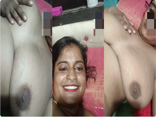 Married Bhabhi Showing For Lover