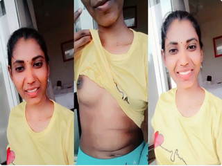 NAUGHTY TAMIL GIRL SHOWING BOOBS TO FRIENDS