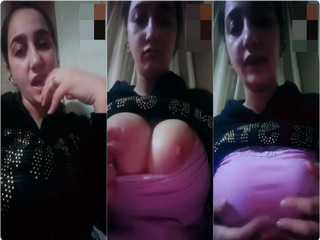 PAKISTANI GIRL SHOWING BIG ROUND BOOBS IN VC