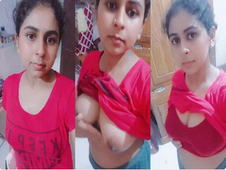 Desi Girl Pulling up bra Showing Big Boobs