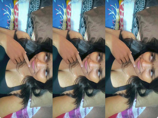 Sexy Tamil Cutie Showing Big Tight Boobs