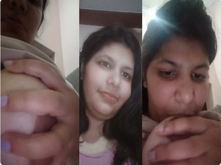 Desi Girl Showing Big Boobs and Pussy