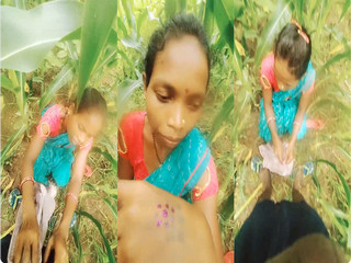 Desi Vlg Wife give Out Door Handjob
